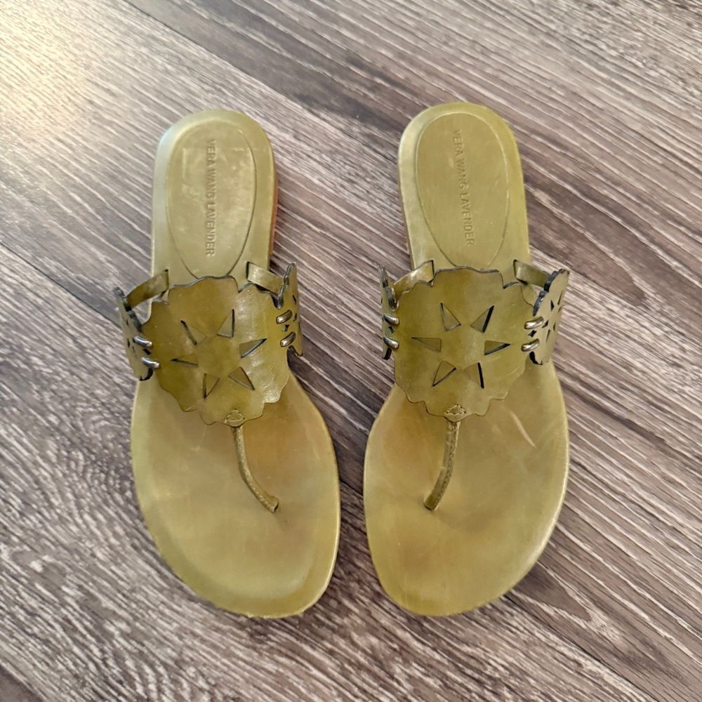 Vera Wang Lavender Label Green Sandals